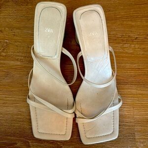 Zara Sandal off white color